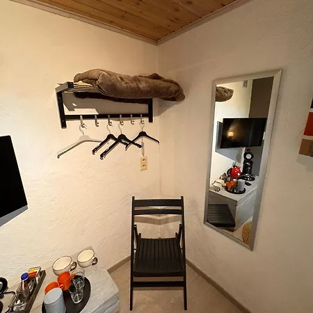 A L'ombre De La Chapelle 3*