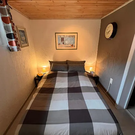 A L'ombre De La Chapelle Frühstückspension