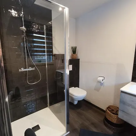 A L'ombre De La Chapelle Malmedy