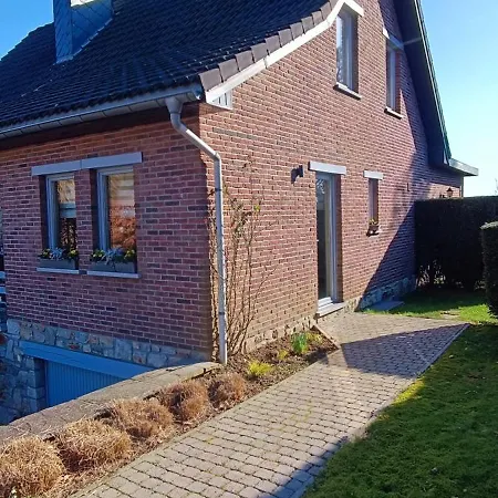 Alojamento de Acomodação e Pequeno-almoço A L'ombre De La Chapelle Malmedy